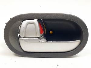 #3133181 MANETA INTERIOR DELANTERA IZQUIERDA