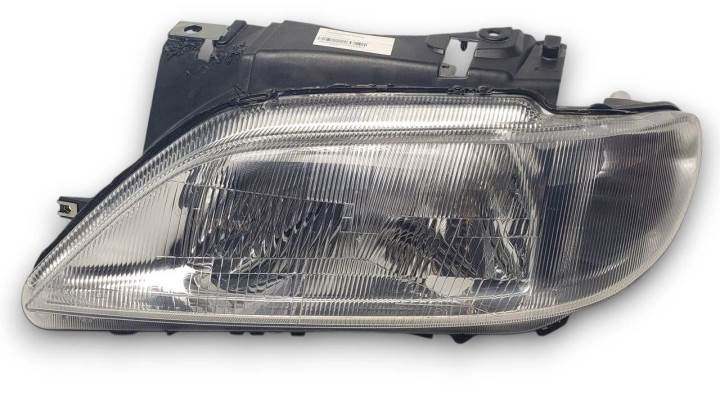 #820553 FARO IZQUIERDO