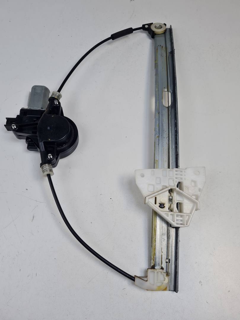 ELEVALUNAS DELANTERO IZQUIERDO