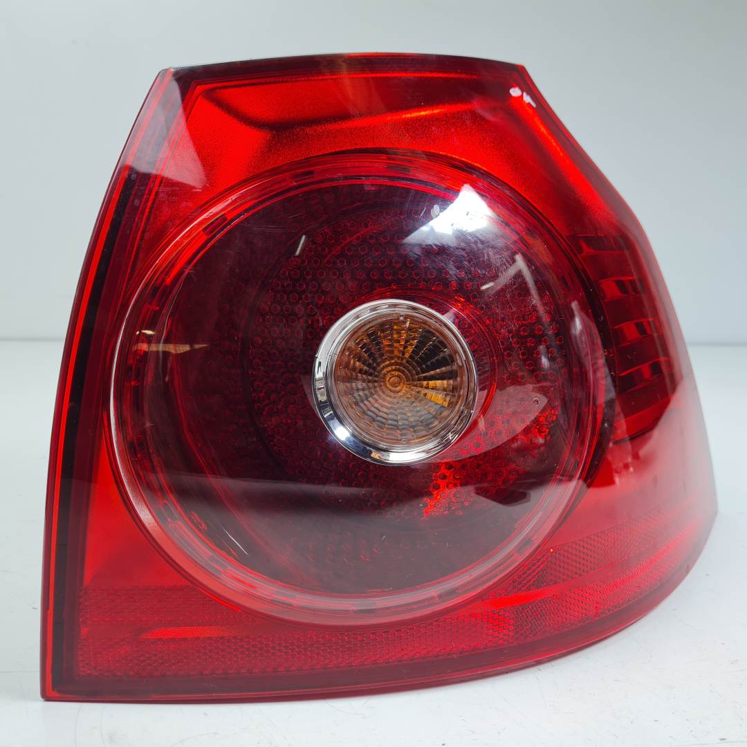 #3178389 PILOTO TRASERO DERECHO