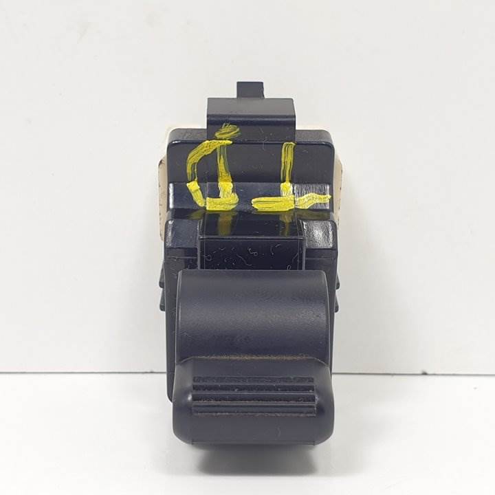 MANDO ELEVALUNAS TRASERO DERECHO - TOYOTA - #683804