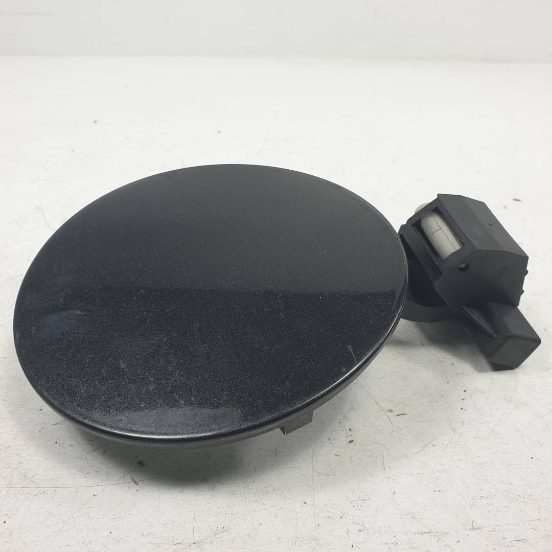 #3366651 TAPA EXTERIOR COMBUSTIBLE