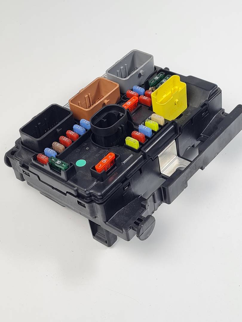 #3342983 CAJA RELES / FUSIBLES