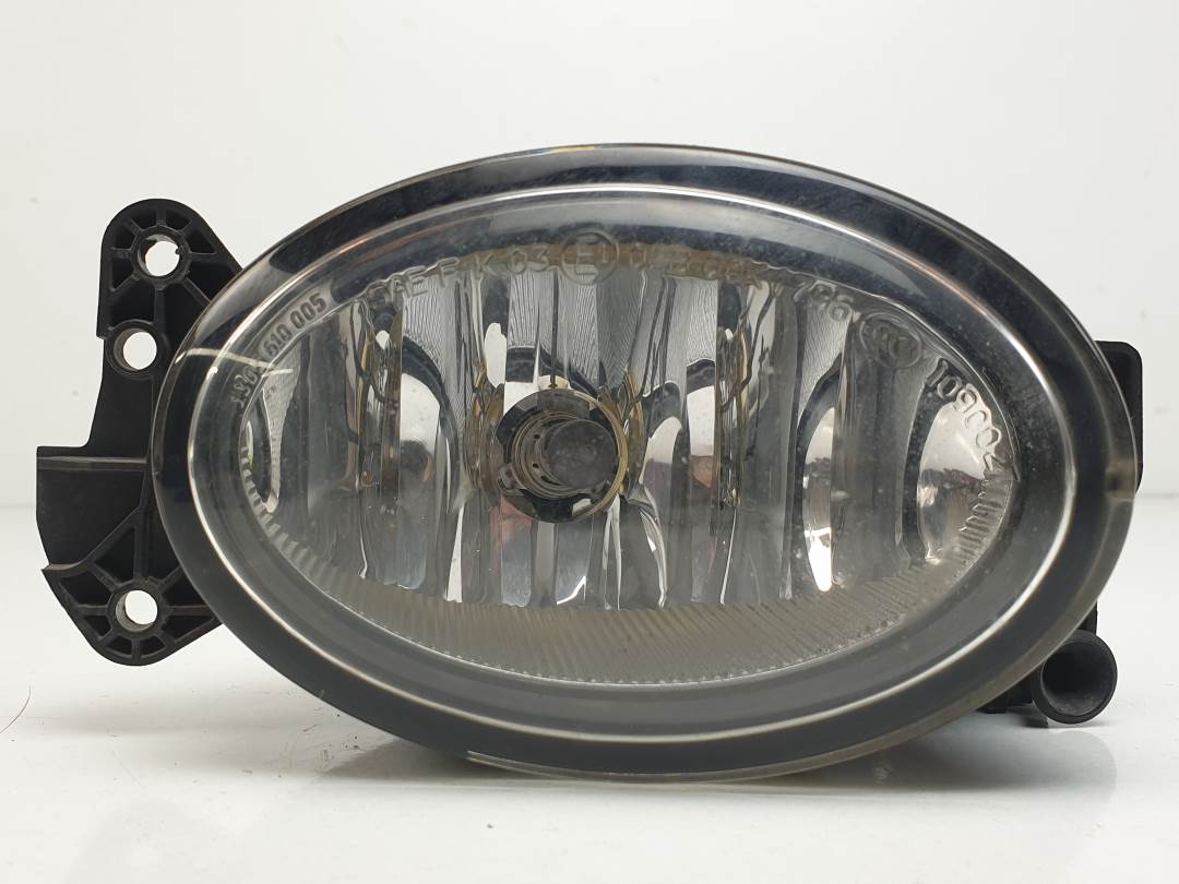 #1530572 FARO ANTINIEBLA DERECHO