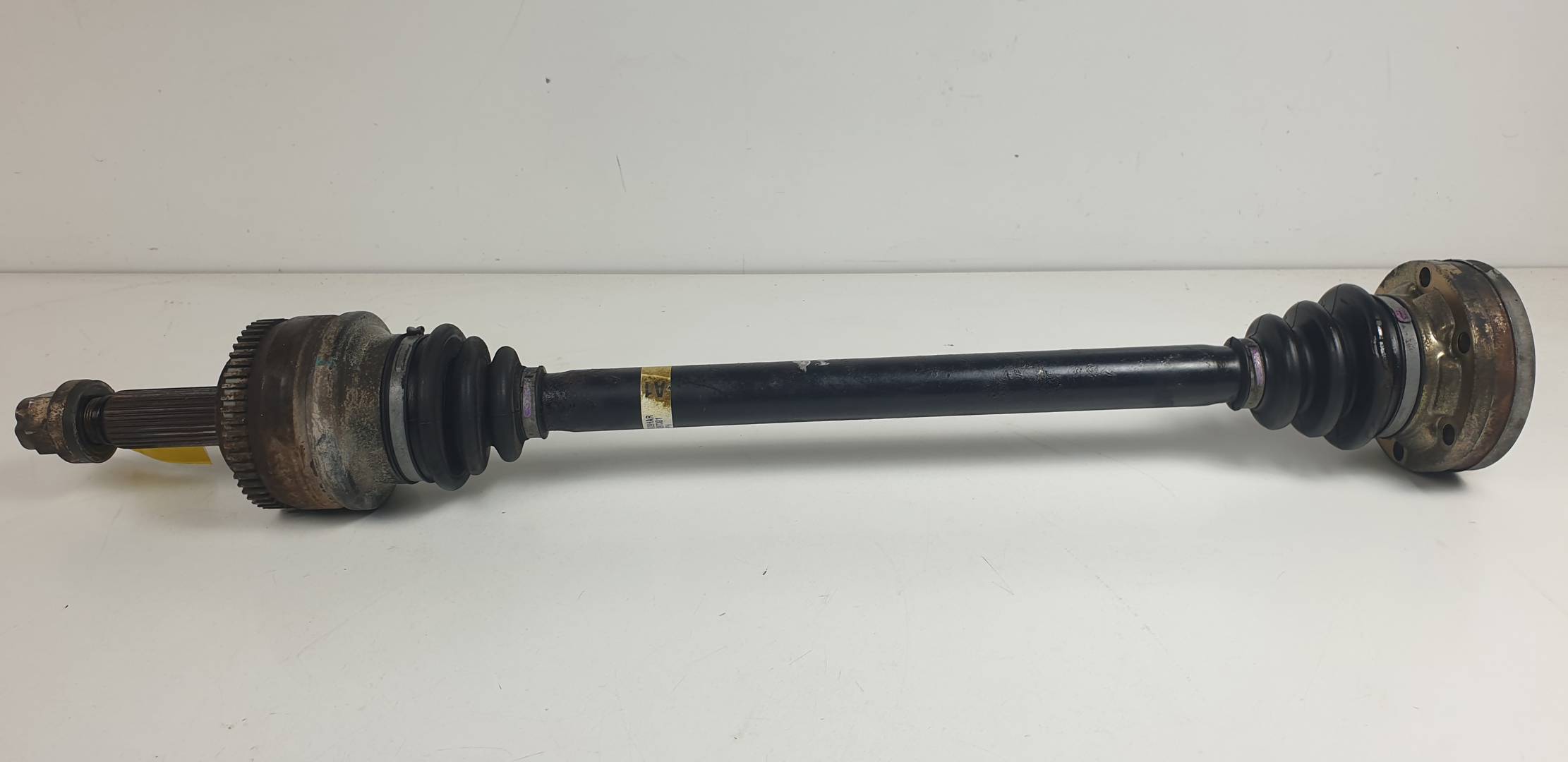 #3284147 TRANSMISION TRASERA IZQUIERDA