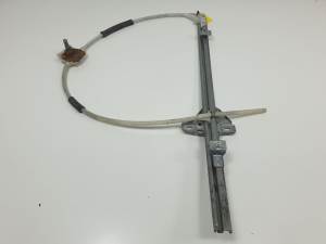 #1050365 ELEVALUNAS DELANTERO DERECHO