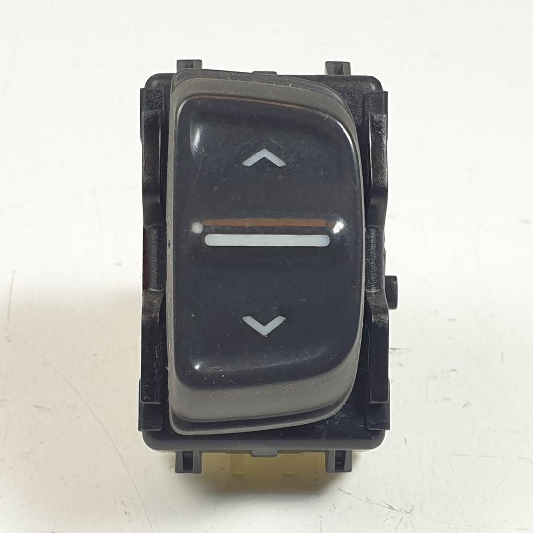 #3177795 MANDO ELEVALUNAS DELANTERO DERECHO