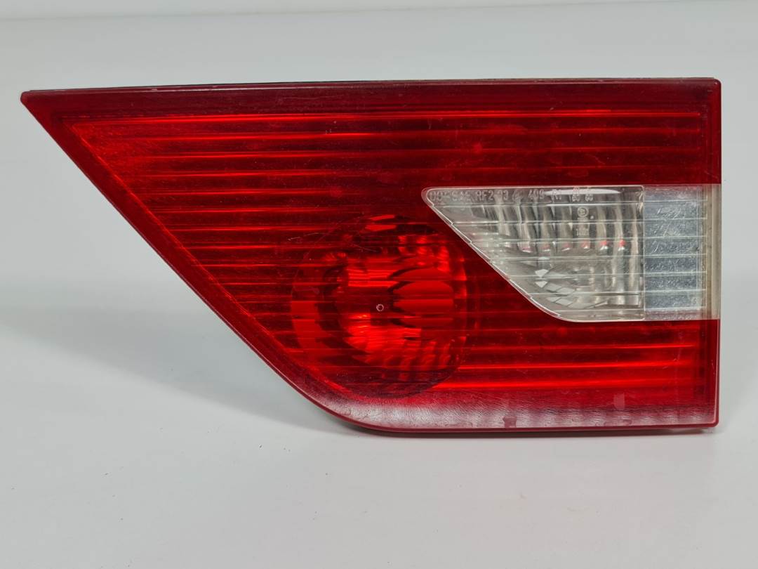 #311751 PILOTO TRASERO DERECHO INTERIOR