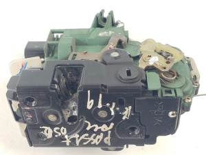 CERRADURA PUERTA TRASERA DERECHA - VOLKSWAGEN - #1232226