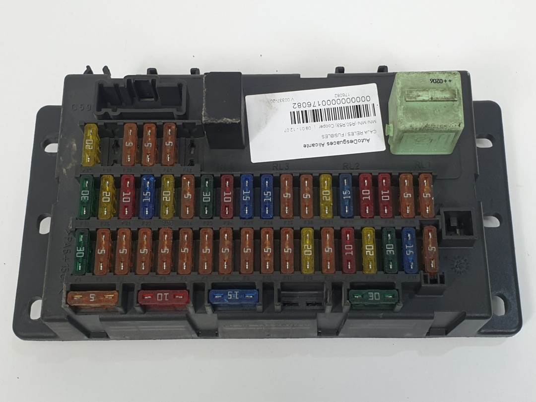 #176082 CAJA RELES / FUSIBLES