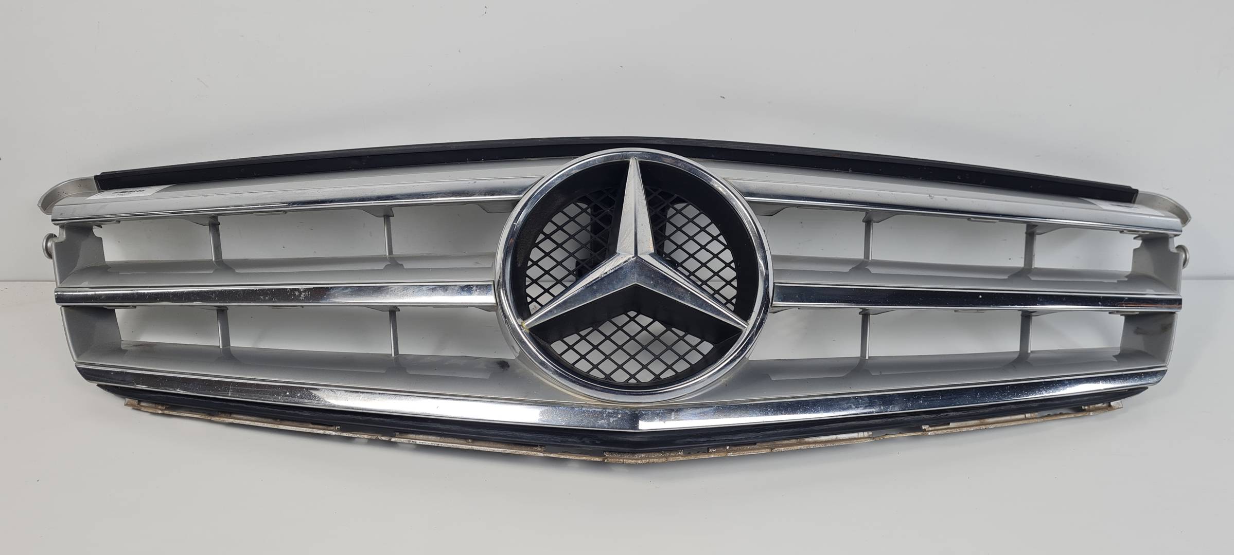 REJILLA DELANTERA - A2048800023 - MERCEDES - CLASE C (W204) BERLINA