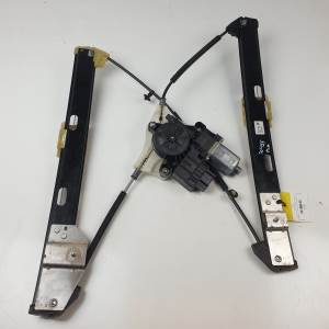 #3064909 ELEVALUNAS DELANTERO DERECHO