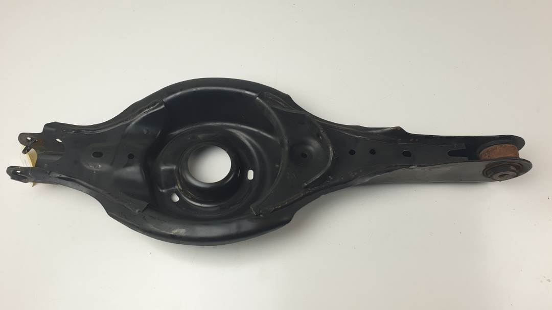 #3070541 BRAZO SUSPENSION INFERIOR TRASERO DERECHO