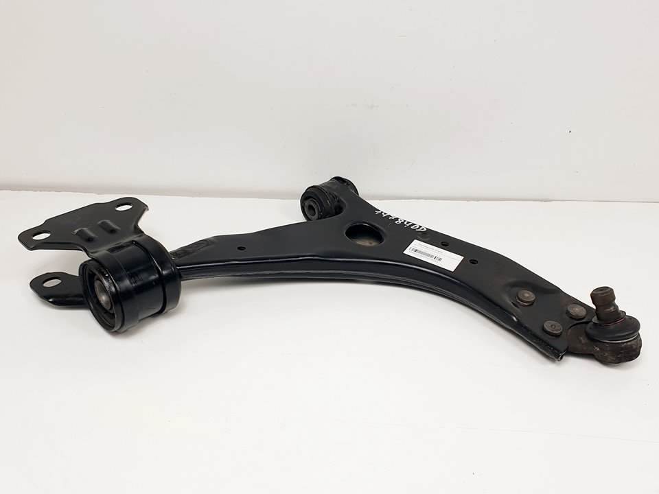 BRAZO SUSPENSION INFERIOR DELANTERO DERECHO